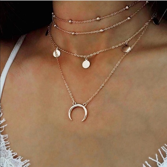 Wila Gorgeous boho layered necklaces in gold - Picture 5 of 5